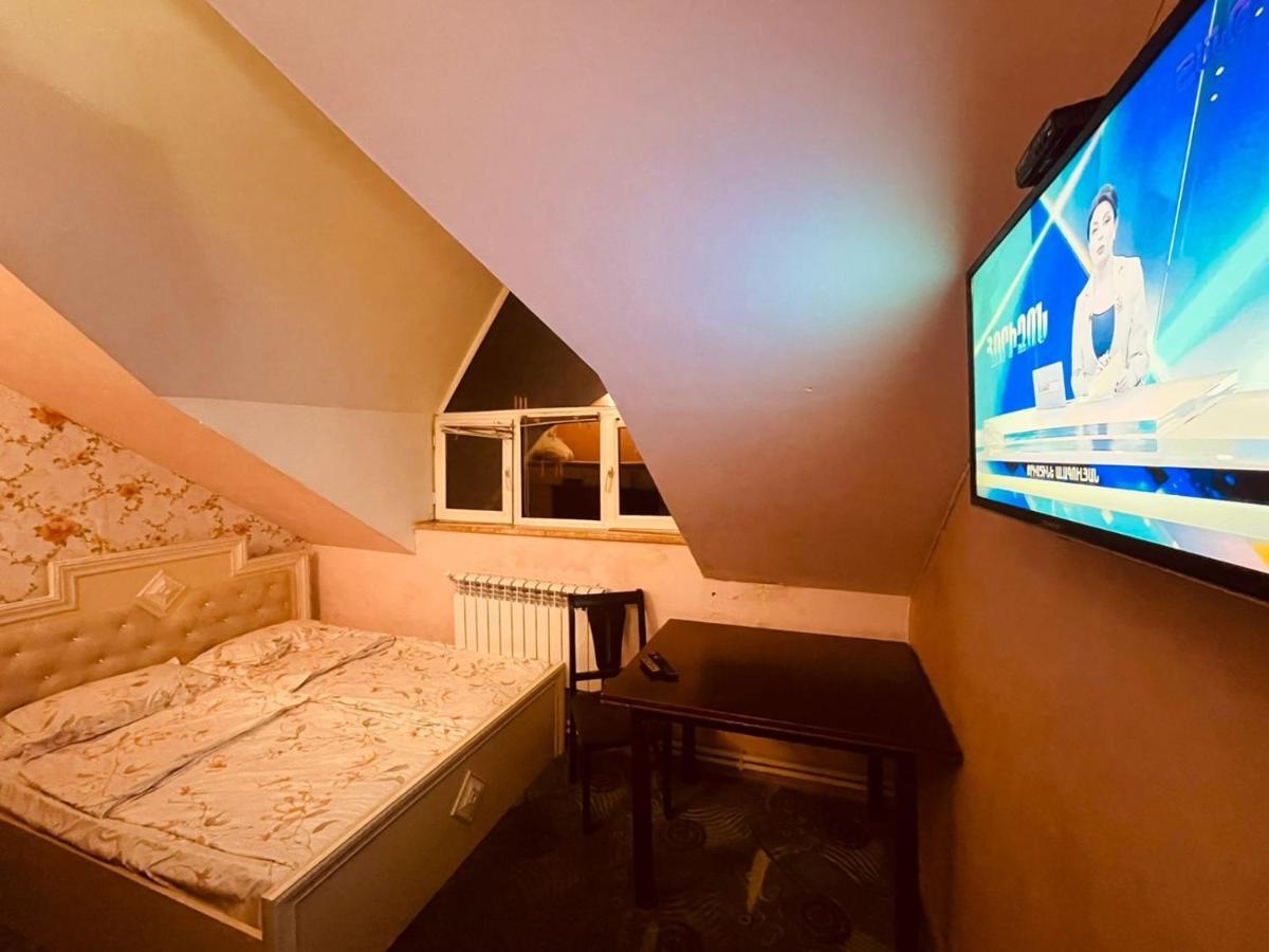 Crystal Villa Hotel Jereván Kültér fotó